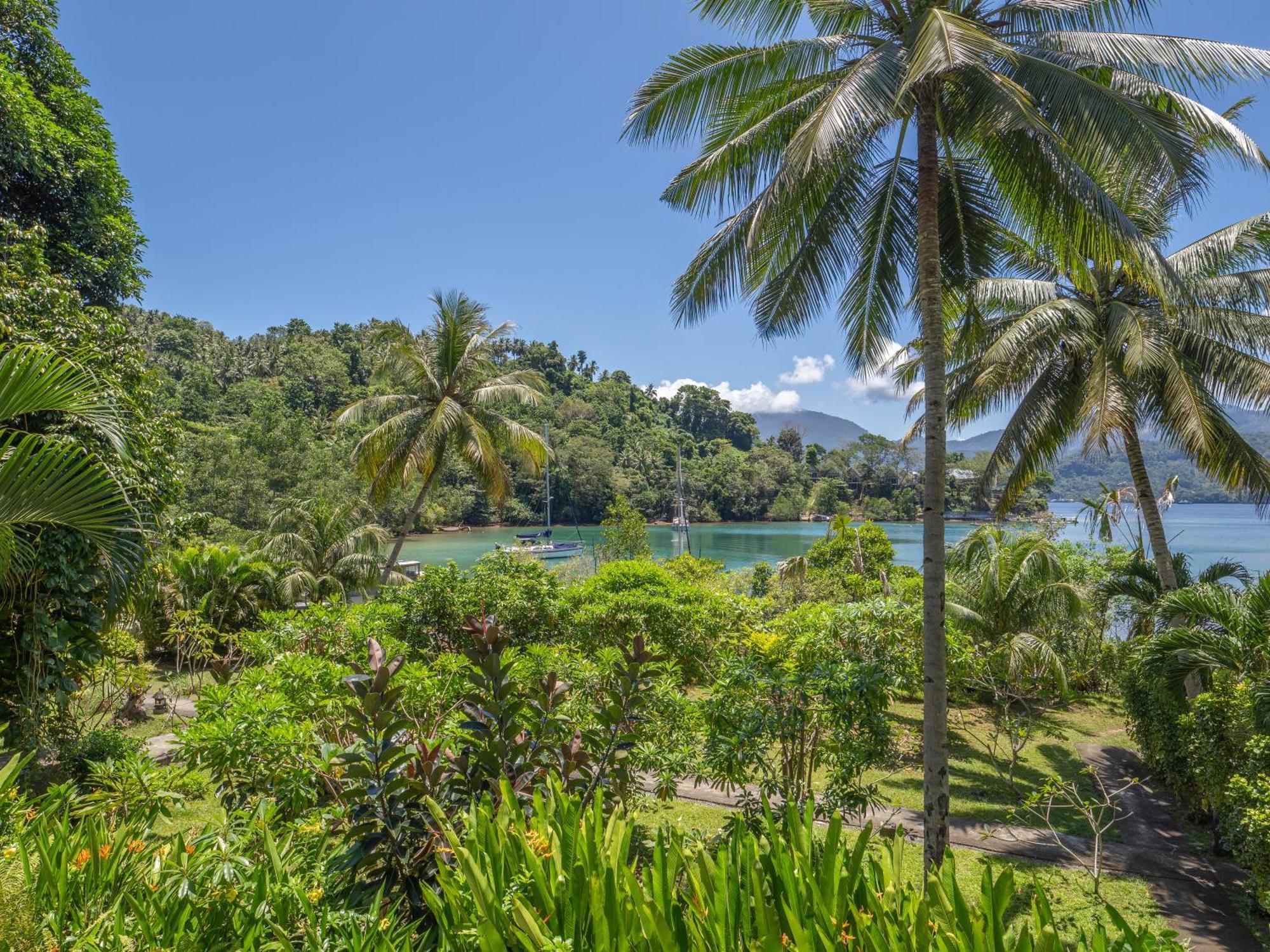 D'Lagoon Dive Resort Bitung Kültér fotó